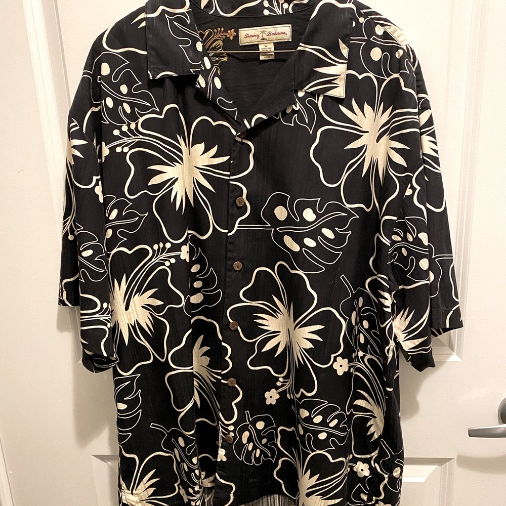 Tommy Bahama Men’s Button-Up Shirt